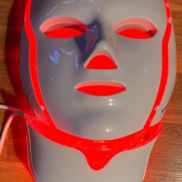 DermaLight LED Skin Face Mask - Picture 8 of 8